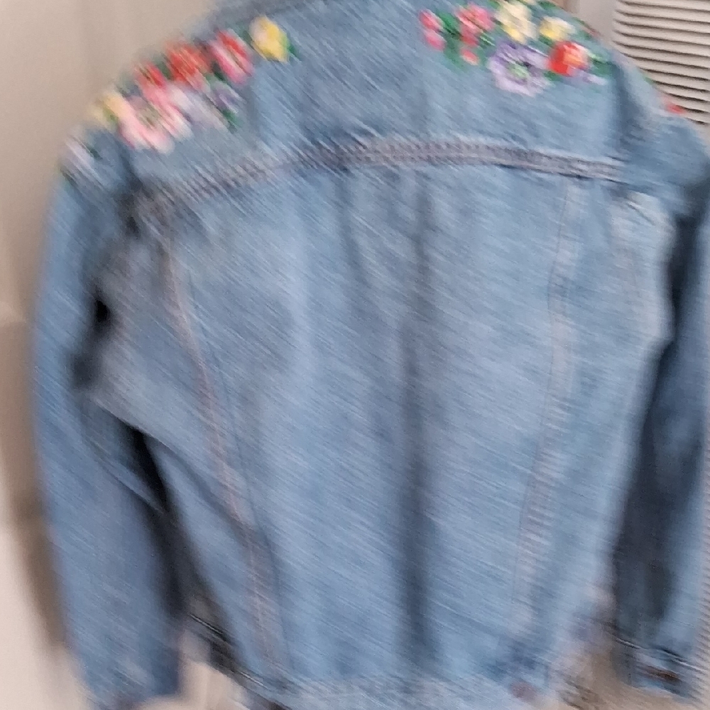 LEVI STRAUSS EX BOYFRIEND DENIM TRUCKER JACKET IN HEAETS OF FLOWERS - Picture 3 of 9